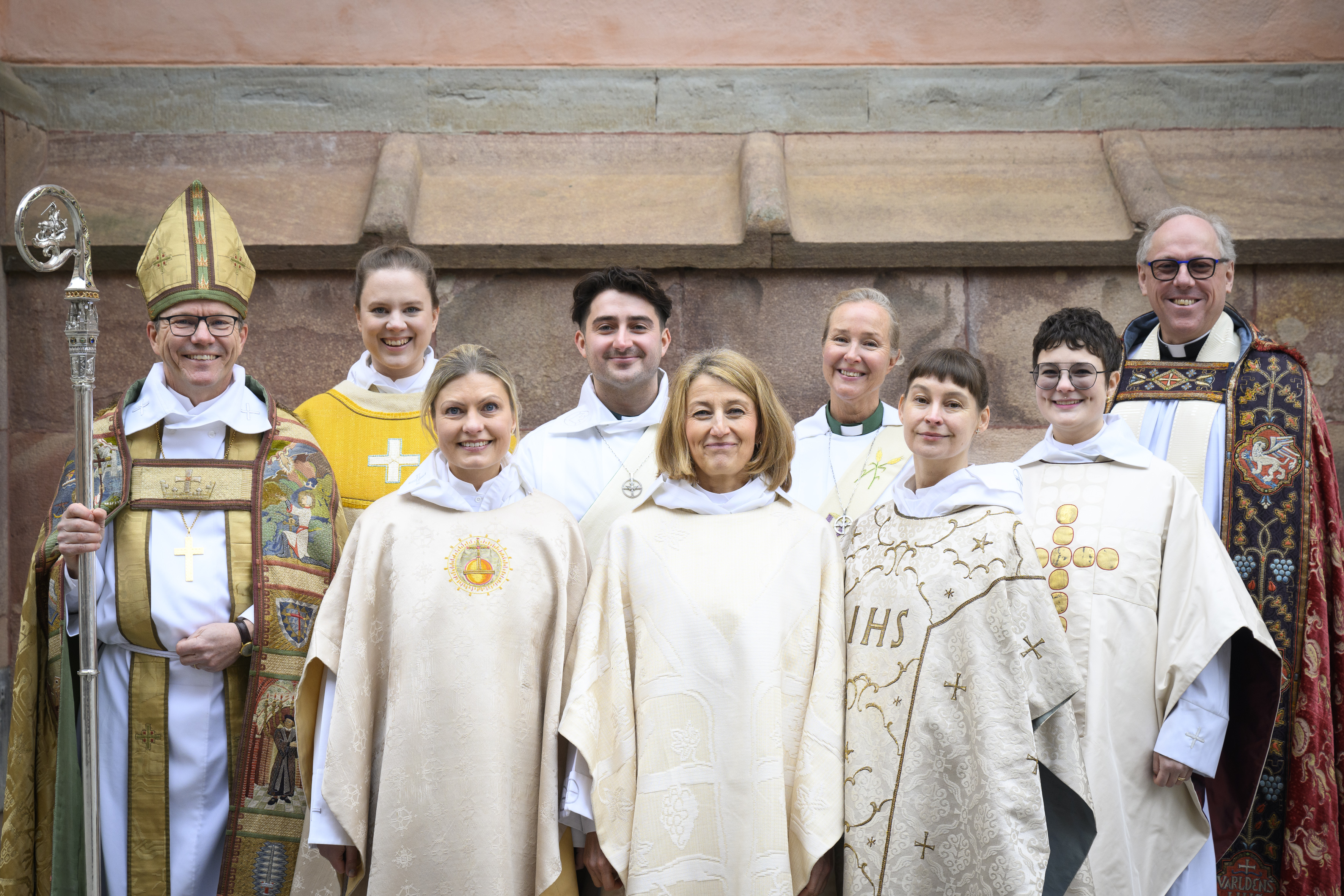 Glädje När Fem Präster Och Två Diakoner Vigdes I Storkyrkan - Svenska ...